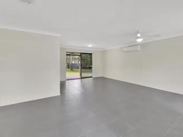 Just in! 7 Bushlark Court, Bellbowrie, QLD 4070