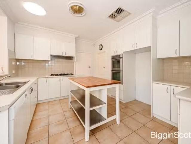 Deal! 7 Burnt Street, Nunawading VIC 3131