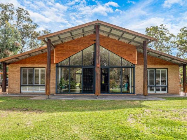 For Rent 7 Bedroom House Lake Clifton WA DS106076161