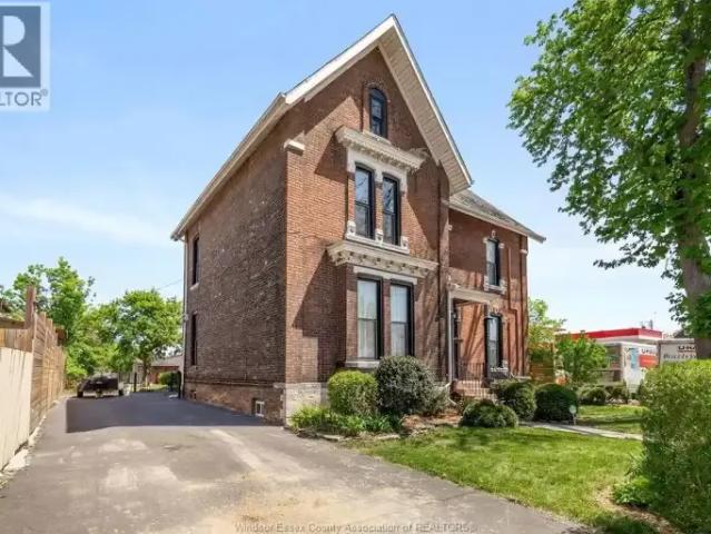 For Rent 7 Bedroom House Windsor ON DS103840421