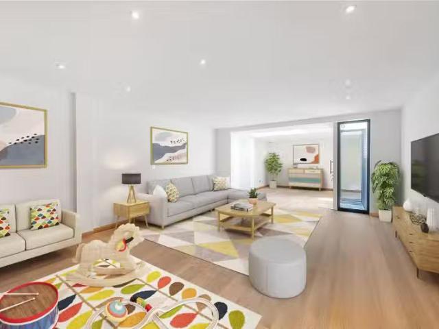 Unique 7 bedroom property to let in Chipstead Street, London.