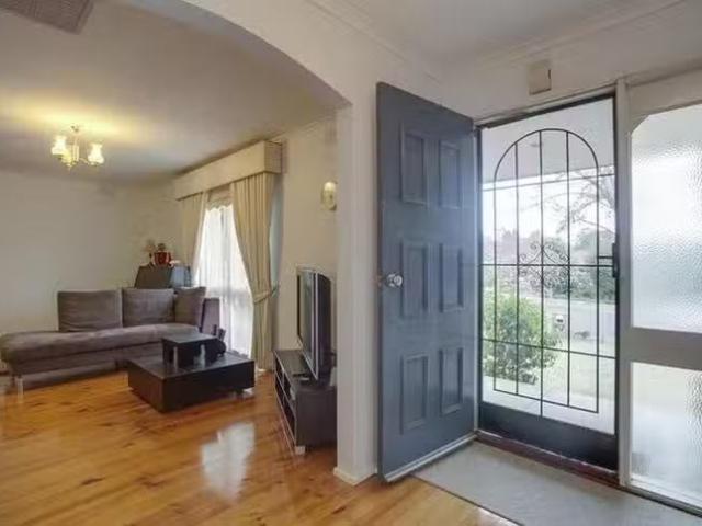 For Rent! 7 Carol Street, Scoresby, VIC 3179