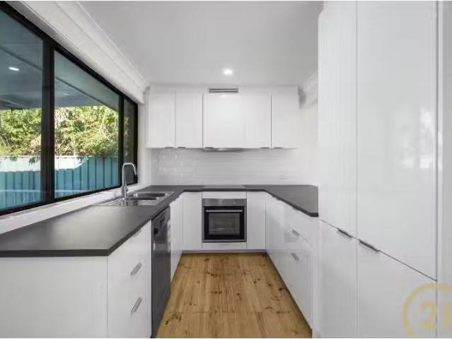 Nice 7 Cowper Place, Wetherill Park House for rent Listed by.