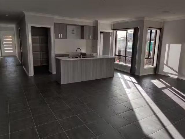 For Rent! 7 Daisy Drive, Donnybrook, VIC 3064