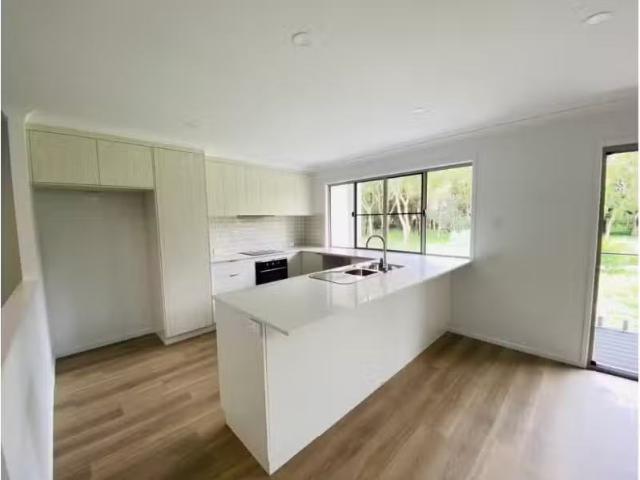 For Rent! 7 Dollarbird Lane, Andergrove Townhouse for rent Li.