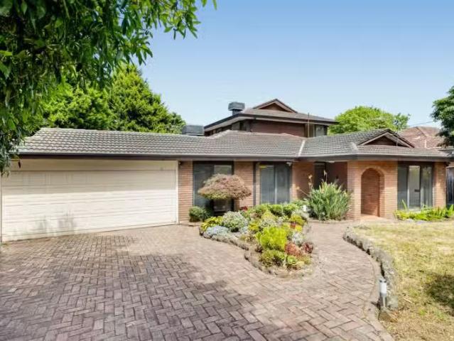 For Rent! 7 Karjen Place, Wheelers Hill VIC 3150 House For L.