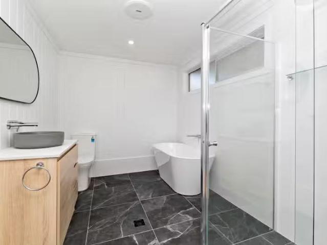 Deal! 7 Lambert Street, Cessnock NSW 2325