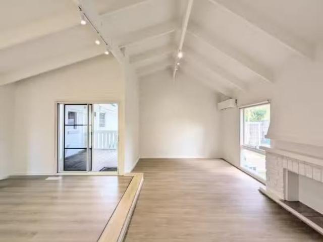 New 7 Laurina Crescent, Frankston North VIC 3200 House For L.