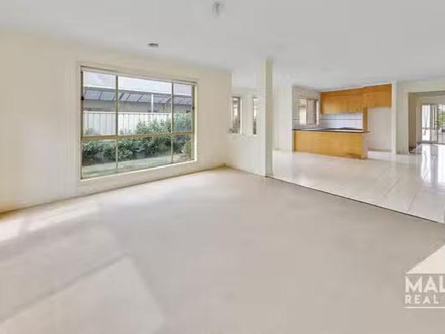 For Rent! 7 Loddon Close, Caroline Springs, VIC 3023