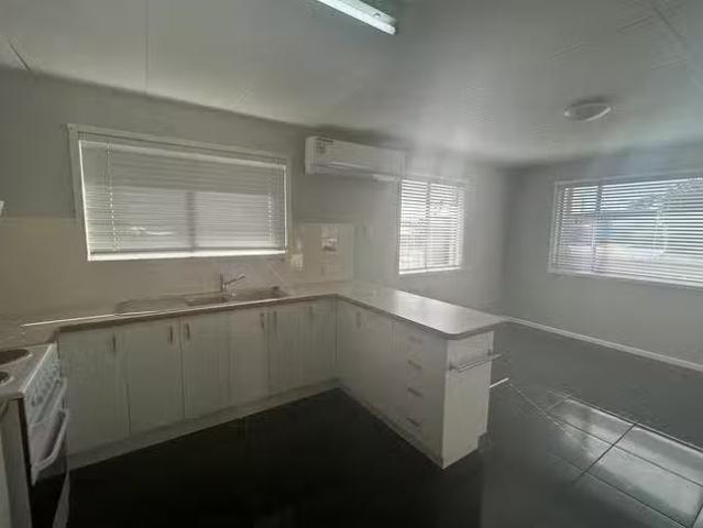 Charming 7 Pashley Street, Clinton, QLD 4680