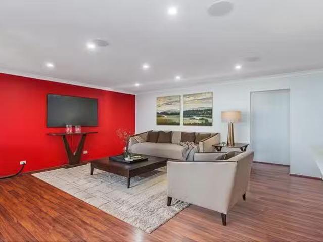 Charming 7 Taunton Mews, Leda, WA 6170