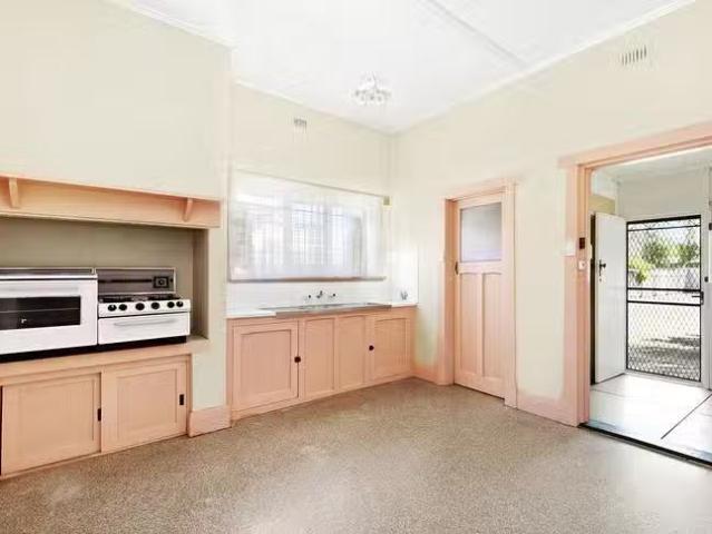 Charming 7A Keen Avenue, Glenelg East, SA 5045