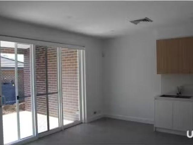 For Rent! 7A Plains Road, North Richmond Apartment for rent L.