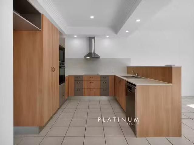 Rental! 80 Olympus Drive, Robina, QLD 4226