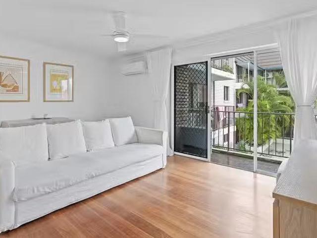 Cozy 8/2269 2271 Gold Coast Highway, Mermaid Beach, QLD 4218