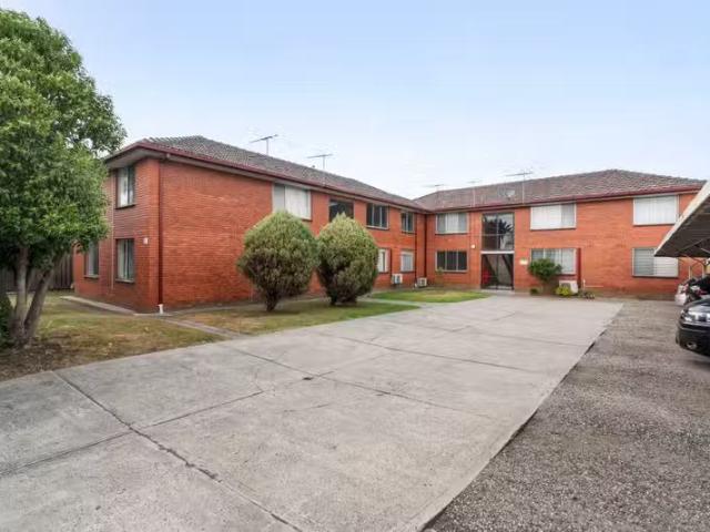 Unique 8/221 Blackshaws Road, Altona North VIC 3025