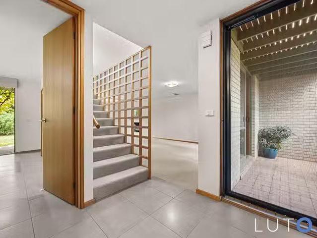 Unique 8/28 Black Street, Yarralumla, ACT 2600