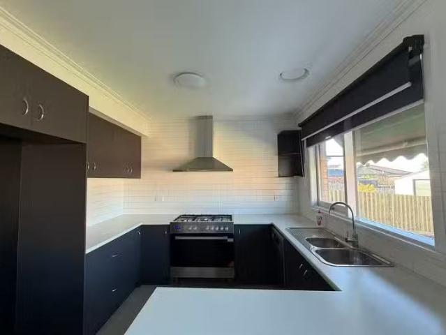 Charming 82 Anakie Road, Bell Park, VIC 3215 House for Rent