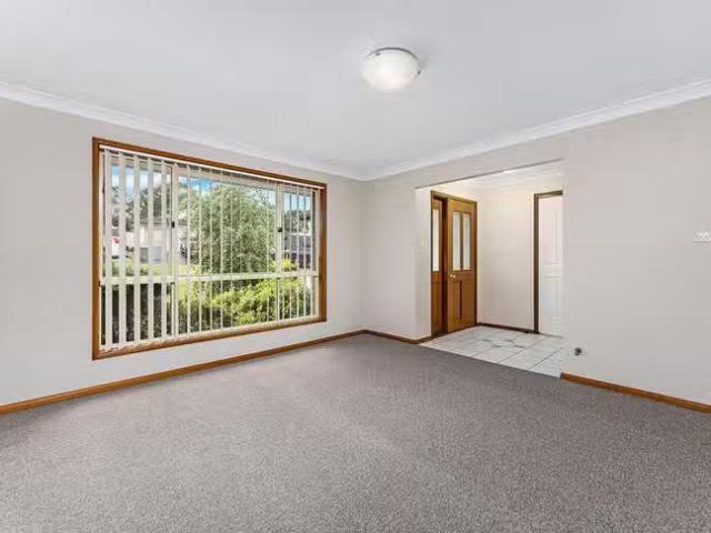 Unique 87 Downes Crescent, Currans Hill, NSW 2567