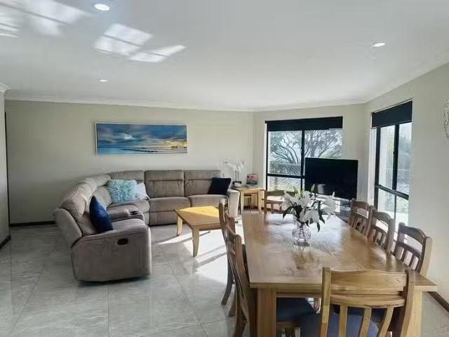 Cozy 846 Geographe Bay Road, West Busselton, WA 6280