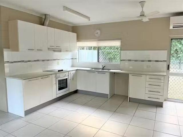 Charming 89 Cottesloe Drive, Kewarra Beach, QLD 4879