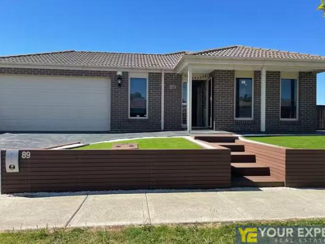 Cheap 89 Greendale Boulevard, Pakenham VIC 3810
