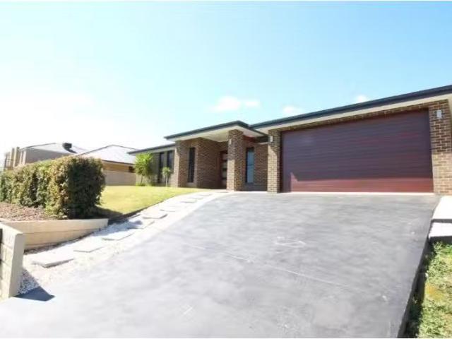 For Rent! 8 Myall Place, THURGOONA House for rent Listed by L.