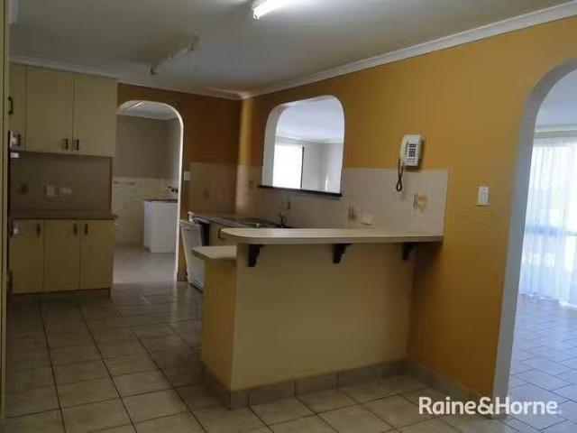 Deal! 8 Narida Street, Clinton, QLD 4680