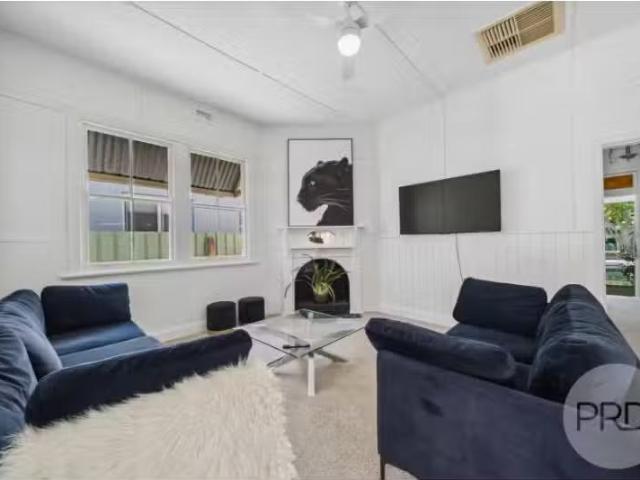 New 8 Albert St, Wagga Wagga House for rent Listed by Marnie.