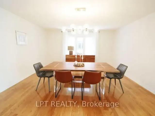 For Rent 8 Bedroom House Richmond Hill ON DS105119031