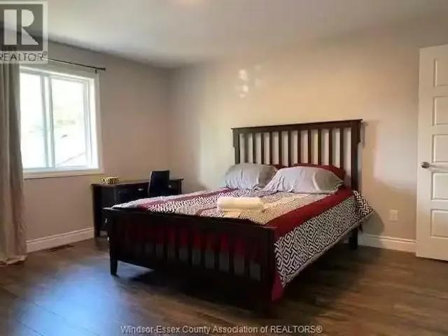 For Rent 8 Bedroom House Windsor ON DS100809869