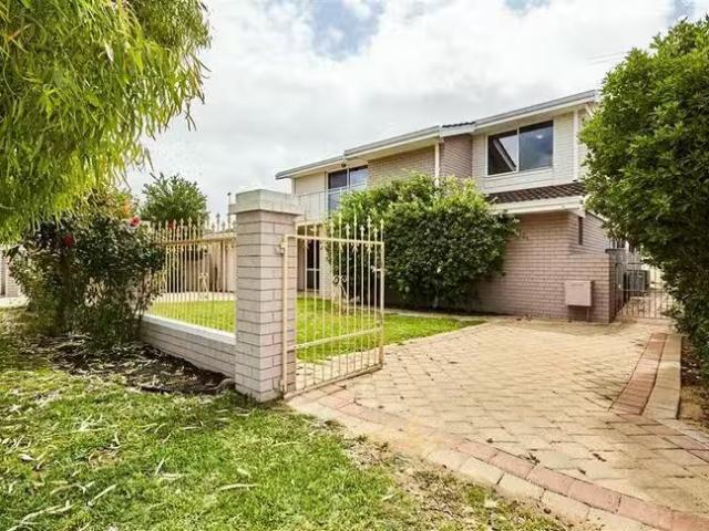 For Rent! 8 Birbeck Way, Spearwood, WA 6163