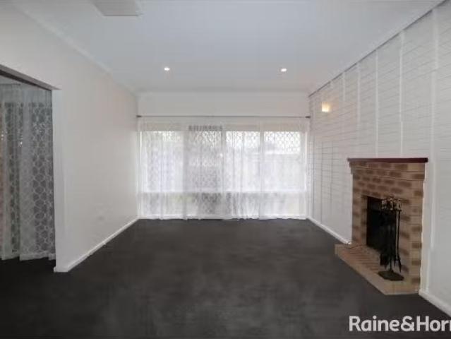 Deal! 8 Birdwood Street, ASHMONT House for rent Listed by Rai.