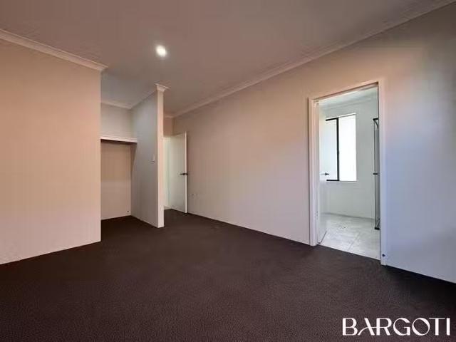 Deal! 8 Blossom Parkway, Henley Brook, WA 6055