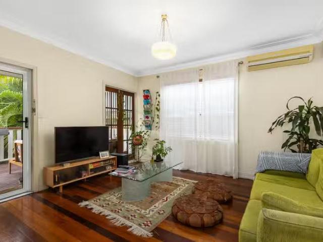 Just in! 8 Browns Dip Road, Enoggera QLD 4051