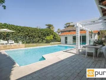 Charming 8 Columba Place, Peppermint Grove, WA 6011