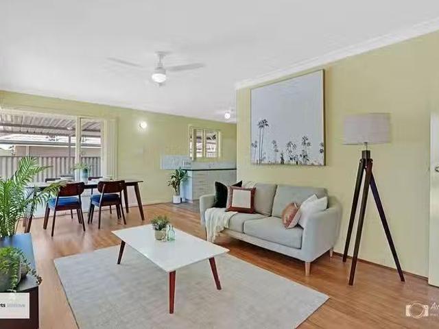 Cozy 8 Connell Way, Girrawheen, WA 6064