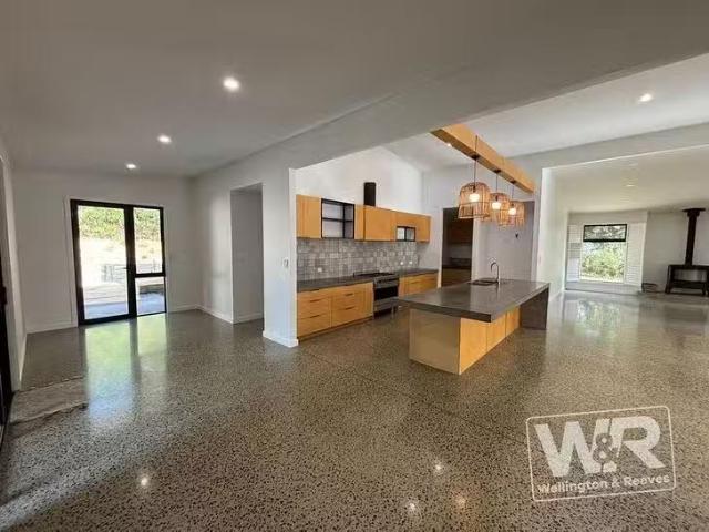 Rental! 8 Coughlan Grove, Ocean Beach, WA 6333