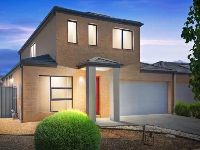 Rental! 8 Gillian Pl, Point Cook VIC 3030