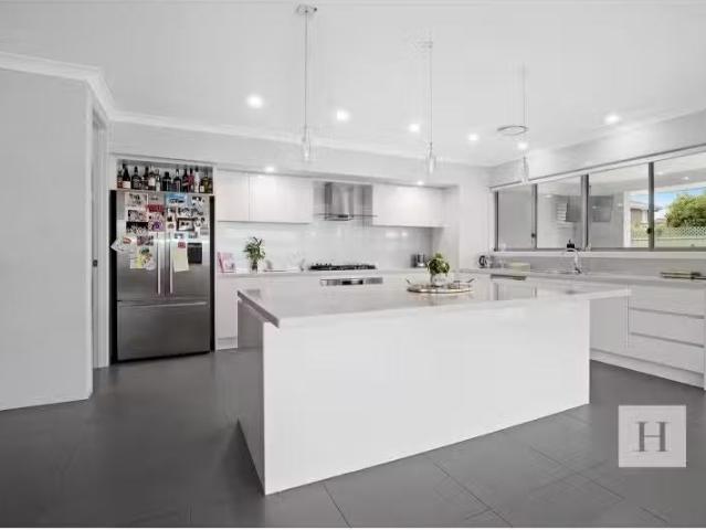 Cheap 8 Helios St, Woongarrah House for rent Listed by Herita.