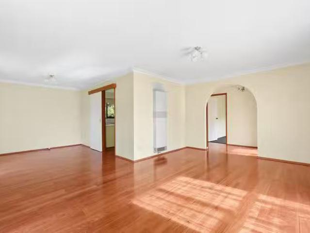 Cheap 8 Lynne Court, Hallam, VIC 3803
