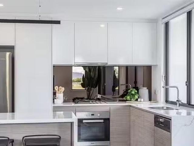 Rental! 8 Park Cove Boulevard, Hope Island, QLD 4212
