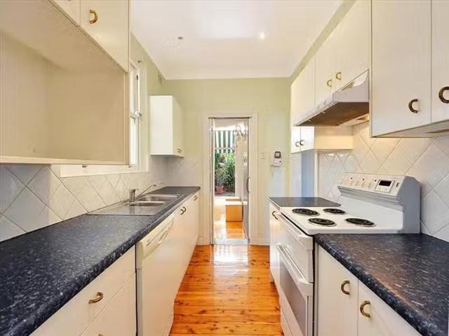 Rental! 8 Stuart Avenue, Normanhurst House for rent Listed by.