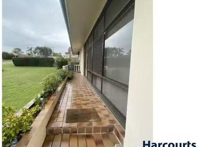 Nice 8 Scroop Way, SPEARWOOD, WA 6163 House for Rent