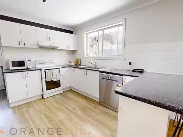 New 8 Turner Crescent, Orange, NSW 2800