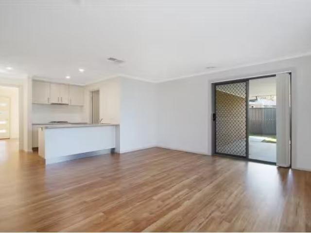 For Rent! 8 Weissel Court, THURGOONA House for rent Listed by.