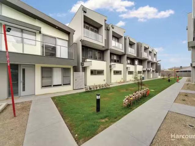 Cozy 8 Zara Court, Officer, VIC 3809 Townhouse for Rent