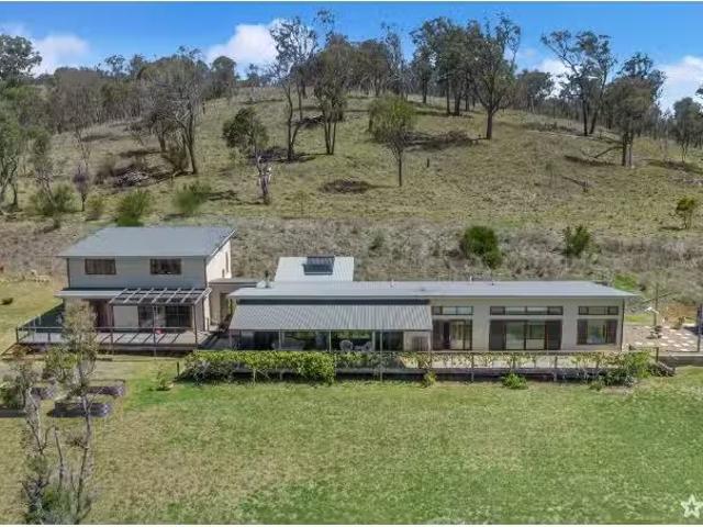Rental! 90 Hanlan Road, Armidale House for rent Listed by Pro.