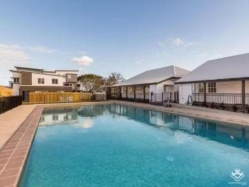 Just in! 9/15 Uplands Terrace, Wynnum, QLD 4178