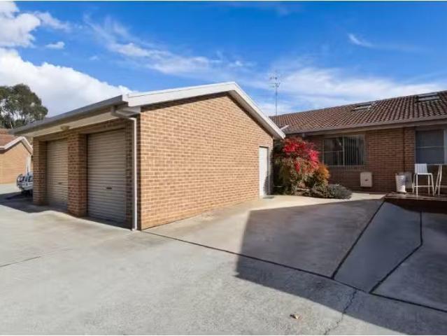 For Rent! 9/19 Barracks Flat Drive, Karabar Townhouse for rent.